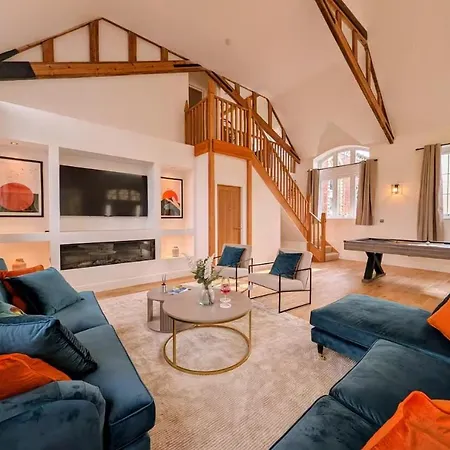 Holiday home Luxury Chapel - Hot Tub - Dog Friendly - Sleeps 10 Bedale