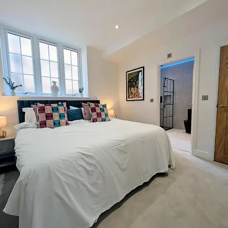 Holiday home Luxury Chapel - Hot Tub - Dog Friendly - Sleeps 10 *