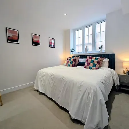 Holiday home Luxury Chapel - Hot Tub - Dog Friendly - Sleeps 10 *